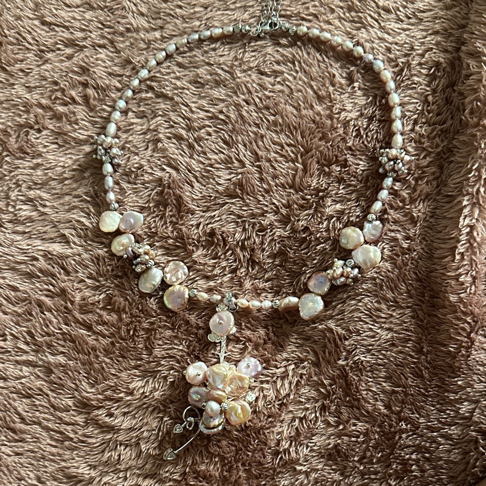 Elegant Pearl and Silver Necklace